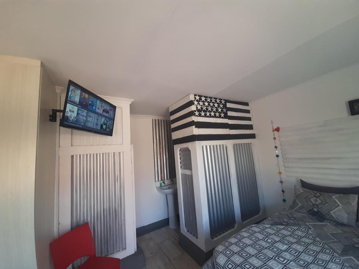 Mykhaya-Your Home Away From Home Kempton Park Extérieur photo